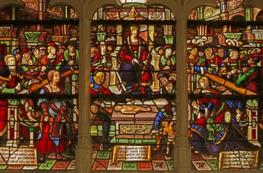 Fenster, das das Urteil Salomos darstellt